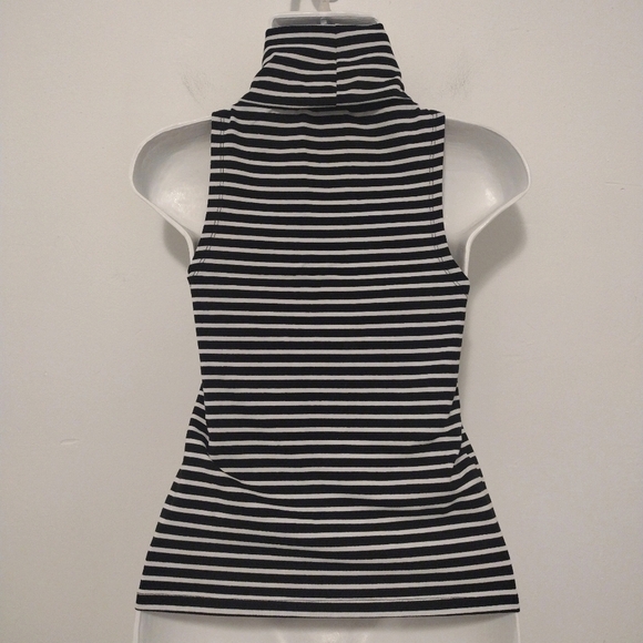 Factorie - Striped Sleeveless Turtleneck Top - Picture 7 of 11